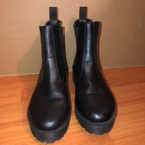 Dirty Laundry Monet Chelsea Ankle Boots